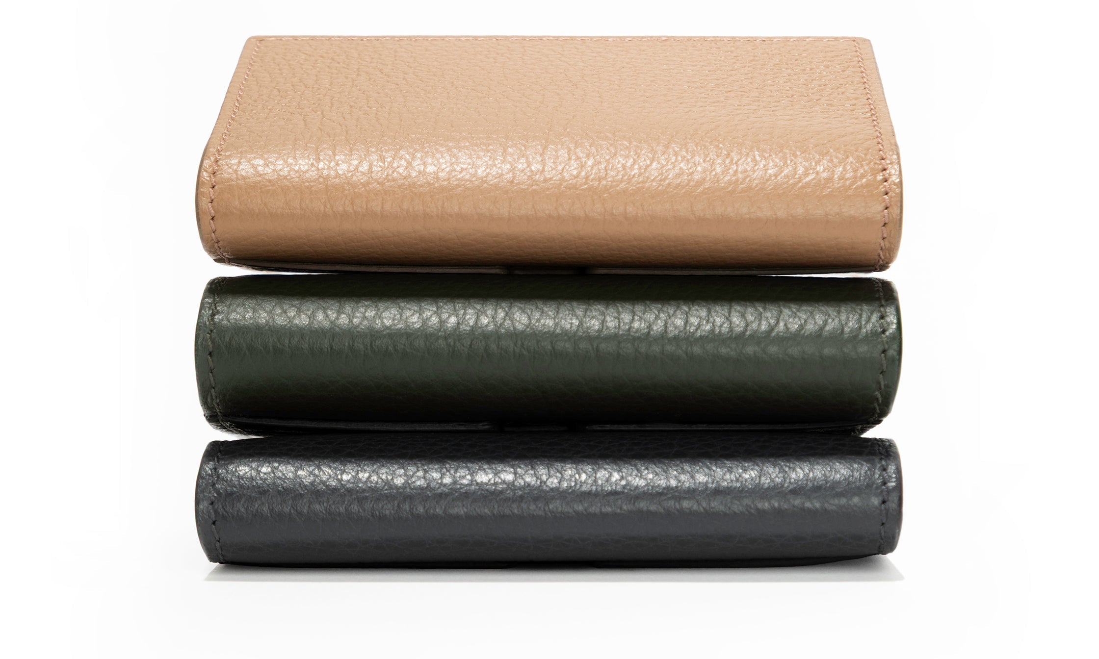Explore Stylish Men's Wallets: Full Grain Leather Options